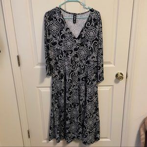 Back and White Model fabric Agnes and Dora dress